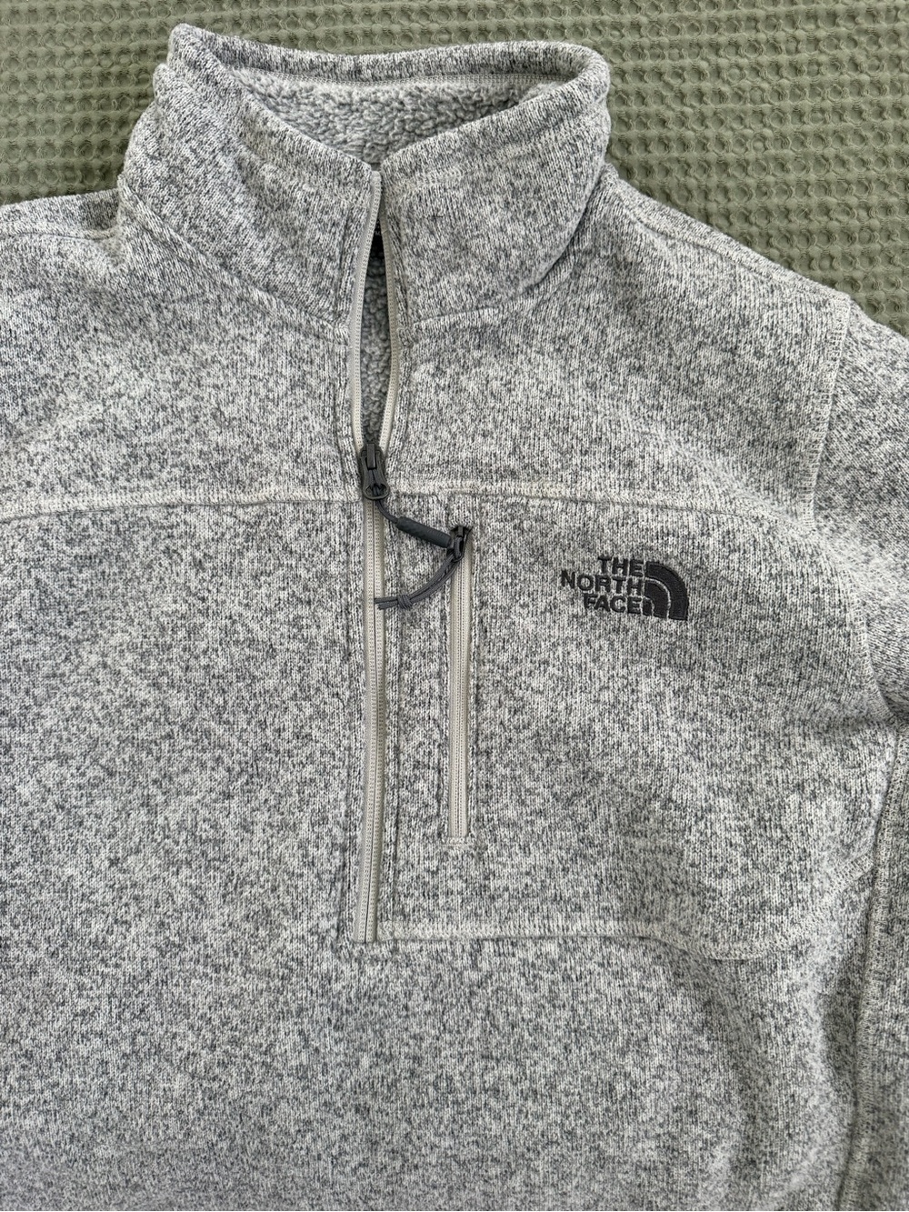 The North Face Men’s Heather Gray Quarter-Zip Fleece Pullover